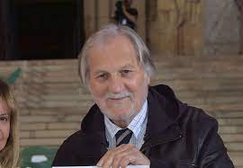 Quel age a jean jacque debout. Jean Jacques Debout La Biographie De Jean Jacques Debout Avec Gala Fr