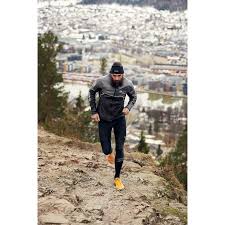 The radeon r7 graphics was an integrated graphics solution by amd, launched in january 2014. Gore Wear R7 Gore Tex Shakedry Trail Kapuzenjacke Black 9900 Bike24