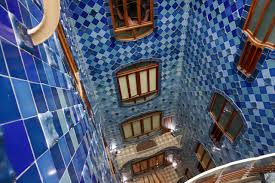 Casa Batlló Inside And Out - Alex Getting Lost