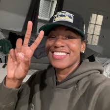 Vann Carter's Instagram, Twitter & Facebook