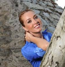 Dolunay soysert is a 48 year old turkish actress born on 25th march, 1973 in adana, turkey. Dolunay Soysert Kocamla Sevgiliyi Oynamak Istemem