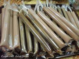 Selepas itu, masukkan adunan tadi ke dalam bekas paket milo yang disimpan tadi. Ais Krim Malaysia