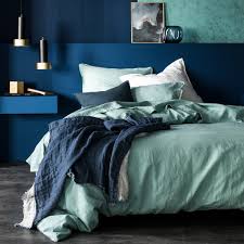 Linge De Lit Reve De Lin Vert D Eau Et Plaid Jete De Lin Bleu Nuit Deco Chambre Vert Tete De Lit Bleu Deco Chambre