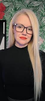 Veronica Brill's Instagram, Twitter & Facebook