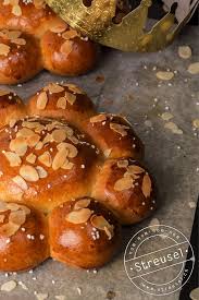 Schweizer Dreikonigskuchen Ohne Sultaninen Rezept Von Streusel Rezept Rezepte Konigskuchen Lebensmittel Essen