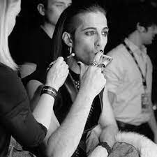 #damiano david #italia #maneskin #teammaneskin #isupportmaneskin #maneskinfan #ykaaar #smokingboy #maneskineditsbystacy. Lo Sognano Lo Vogliono Desiderano Il Suo Corpo Le Donne Pazze Del 19enne Damiano Dei Maneskin Dagospia