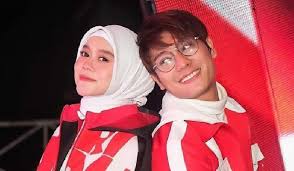 Tak jodoh dengan lesti kejora ternyata rizki tetap mewujudkan keinginannya untuk menikah muda. Akhirnya Rizky Billar Akui Lesty Kejora Pasangannya Saat Ini Seleb Tempo Co