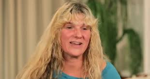 Grandma hasn't changed her look since the '80s — until makeover leaves her  unrecognizable 🤩 check comments for photos 👇