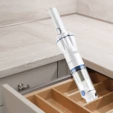 Invictus one is een compacte en draadloze handstofzuiger met een revolutionair slim en slank ontwerp om smalle plekken te bereiken waar andere stofzuigers niet bij kunnen. Invictus One Genius