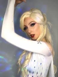 Elsa Cosplay Transition Ideas for Disney Fans