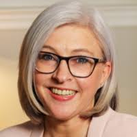 Lori Suter's Instagram, Twitter & Facebook