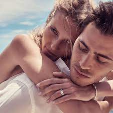 Bracelet Fred Force 10 moyen modèle en or jaune et câble acier