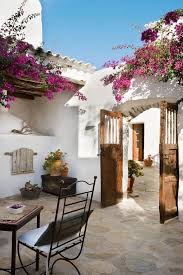 25 Beispiele Fur Terrassengestaltung Mit Toskana Flair Hauser Im Spanischen Stil Mediterrane Hauser Terrassengestaltung