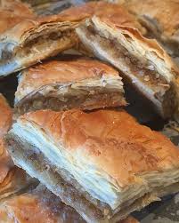 Cok Lezzetli Bu Boreklerden Yapmadiginiza Pisman Olmayin Bu Boregi Yapin Dericm Nisastali Acma Borek 1 Su Bardagi Sut Food Food And Drink Hot Dog Buns