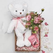 Our floral photography provides you with a diverse variety of flowers ranging from beautiful red roses to colorful tulips to graceful orchids. Baby Girl Gift Box Fabulous Flowers