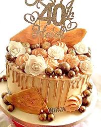 Maxine Fraser On Instagram Cake Hobbybaker Vanilla Buttercream Vanillabuttercream Roses Merangue Lindt Lindtchocolate Maltesers Chocolateshards Rose Go Torten