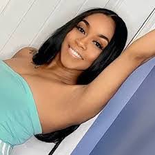 Bronwyn Johnson's Instagram, Twitter & Facebook