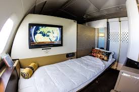 Review Etihad Airways First Class Apartment A380 London To Abu Dhabi Sven Luckermans Apartment Bedding Apartment Home