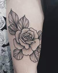 Hãy để hoa hồng thay lời gửi yêu thương đến những người thân yêu của bạn nhé! Tatuagem Criada Pela Artista Christine Fachini Christinetfachini De Blumenau Sc Hinh XÄƒm XÄƒm Hinh XÄƒm Tren Vai