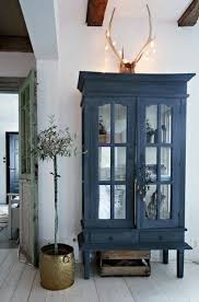 Alte Mobel Neu Gestalten Und Auf Eine Tolle Art Und Weise Aufpeppen In 2020 Painted Furniture Decor Furniture Makeover
