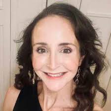 Lindsey Argo's Instagram, Twitter & Facebook