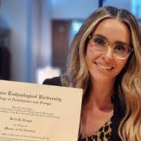 Joanne Lingle's Instagram, Twitter & Facebook