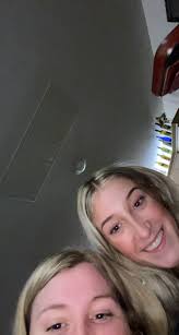 emma (@emmaamaschari)