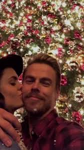 #derekhough #hayleyerbert #fypシ #lovestory #dayleylife @Derek Hough @Hayley  Erbert #love #somebodytostay #tiktok #couple #capcutvelocity
