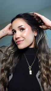 Larissa James's Instagram, Twitter & Facebook