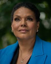 CNN anchor @sarasidnertv is not only covering the biggest stories in the  world, but also using her platform to spread awareness of breast cancer  among Black women. “I have thanked cancer for