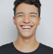 Bernardo Pimentel's Instagram, Twitter & Facebook