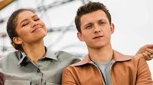 Far from home stars were photographed engaging in some steamy pda on thursday in los angeles. The Whole Truth About Zendaya And Tom Holland S Relationship Are They Really A Couple Mind Life Tv
