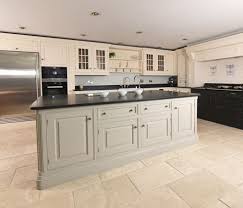 The second hand kitchen cabinets come with impressive materials and designs that make your kitchen a little heaven. The Benefits Of Buying A Second Hand Kitchen With Used Kitchen Exchange Upcyclist Second Hand Kitchens Kitchen Kitchen Cabinets