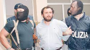 Giovanni brusca è il boss mafioso, fedelissimo di totò riina, diventato un collaboratore di giustizia. Aiw99sy Hl8mem