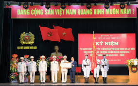 Học viện An ninh nhân dân đón nhận Huân chương Chiến công hạng Nhất nhân kỷ  niệm 75 năm Ngày truyền thống
