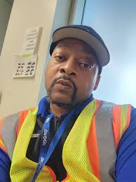 Introduction and photo sharing in the INDYCAR SERIES