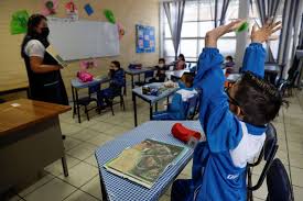 Los alumnos que vuelvan a las clases presenciales el 18 de este mes lo harán de acuerdo a un estricto protocolo aprobado por el ministerio nacional: Zdpd23qkmst8im