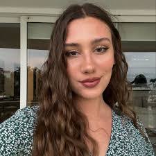 Megan Petersen's Instagram, Twitter & Facebook