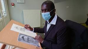 Mission de la mission locale. Un Jeune De La Mission Locale A Vernon Embauche Temporairement Pour Dessiner Le Portrait Du Personnel