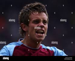 Football aston villa lee hendrie hi-res stock photography and images