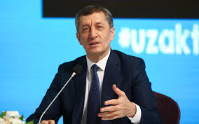 Buna göre yeni milli eğitim bakanı eski talim ve terbiye kurulu başkanı ziya selçuk oldu. Milli Egitim Bakani Ziya Selcuk Tan Dikkat Ceken Yuz Yuze Egitim Ve Karne Aciklamasi Internet Haber