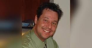 Rae Craig's Instagram, Twitter & Facebook