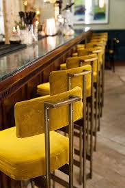 The Most Exclusive Bar Restaurant Design Ideas To Spend New Year S Eve Www Barstoolsfurniture Com Bar Innenausstattung Vintage Barhocker Restaurant Bar