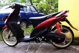 Mio sporty khususnya dengan modif thailook pun juga tak pernah absen dalam setiap kontes motor, seperti untuk jenis modif yang sederhana dan simple atau hanya sekedar merubah warna standar. Modifikasi Mio Road Race Drag Airbrush Tahoilook Terkeren