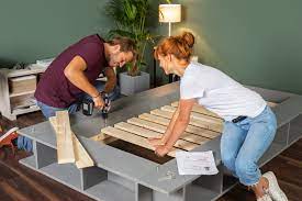 Eine tolle bettwäsche kann das schlichte kinderbett aufpeppen. Bett Selber Bauen Ideen Und Tipps Obi