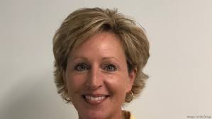 Women's workplace fashion tips for fall from Mason-Mayes owner