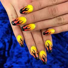 Puedes disfrutar de unas uñas largas y elegantes, incluso si tus uñas naturales están cortas. Og Fuego Gel Nail Art Disenosdeunas Unasacrilicas Unasbonitas Unascortas Unasdecor Disenos De Unas Negras Videos De Unas Decoradas Manicura De Unas