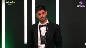 Gonçalo filipe carvalho quinaz pereira was a housemate on big brother: Big Brother Goncalo Quinaz Recebe Informacoes Do Exterior E Atira Vou Sair Agora