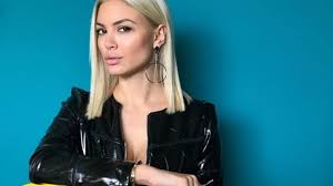 Οι έξι φιναλίστ του show, οι βασίλισσες της βραδιάς: Eidhseis Me 8ema Ale3andra Panagiwtaroy Yupiii Gr