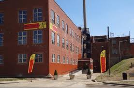 This Massive Warehouse In Kentucky Is Filled With Treasure Waiting To Be Discovered Kentucky Louisville Kentucky Pine City